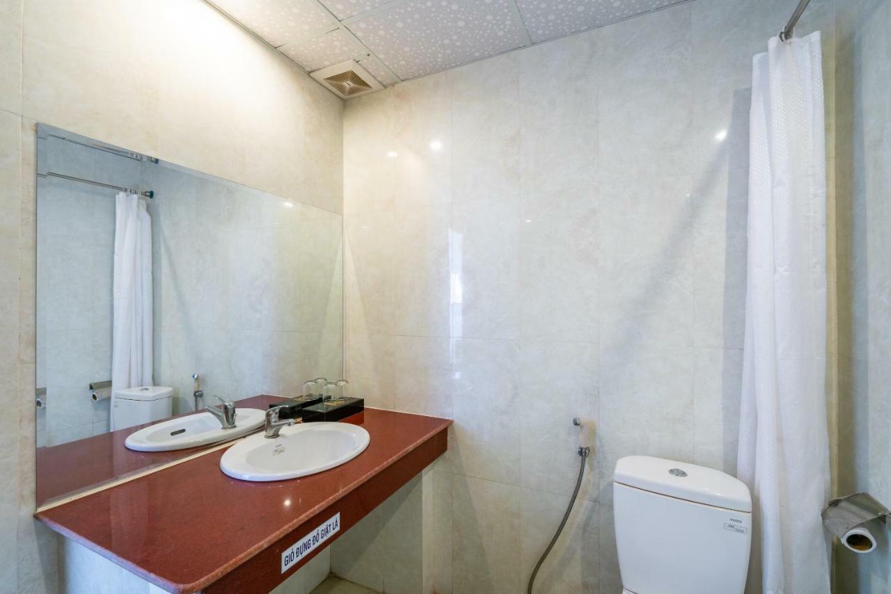 Oyo 375 Hoa Binh Hotel Danang Exterior photo