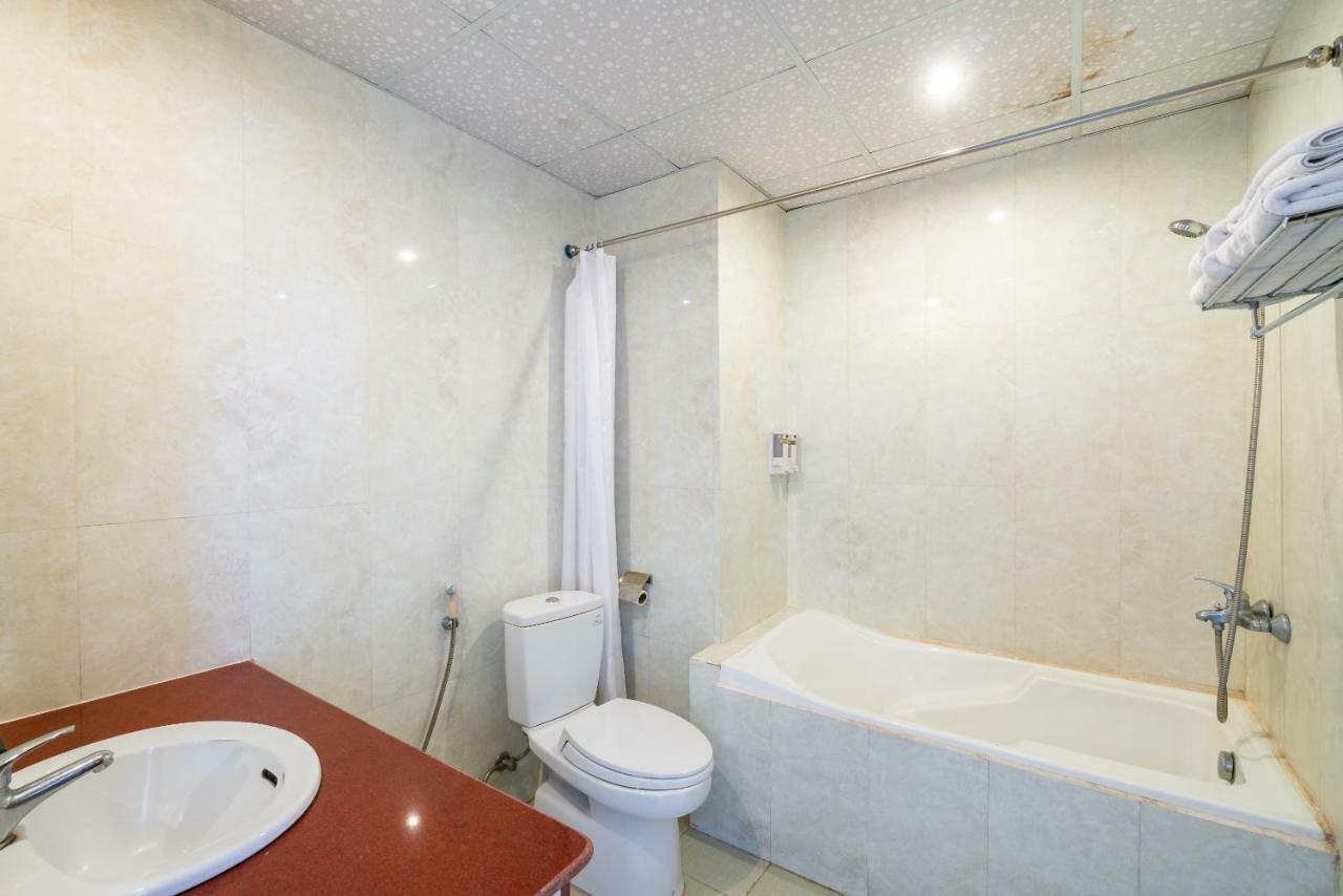 Oyo 375 Hoa Binh Hotel Danang Exterior photo